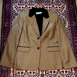 Used - Tahari Blazer Size 16